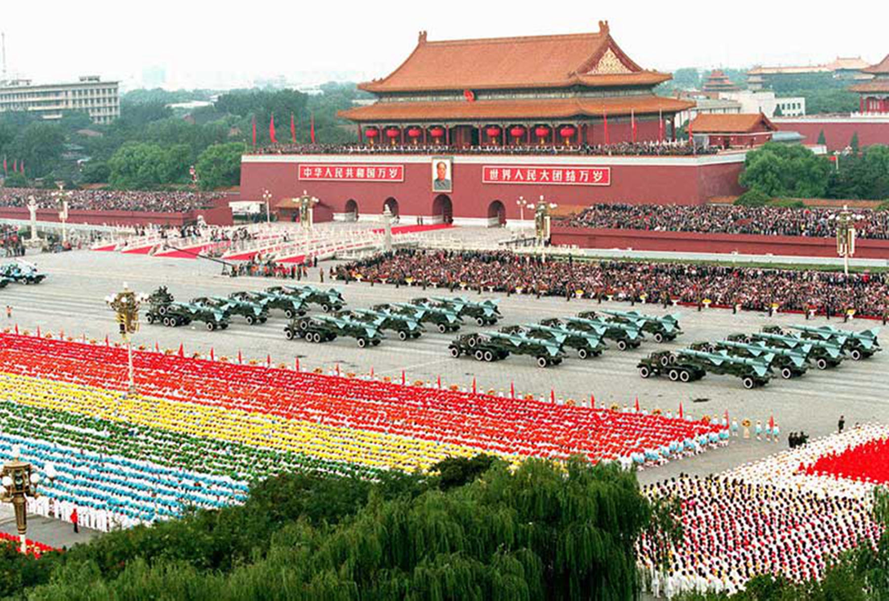 中国史上最牛的两次大阅兵一次震撼亚洲一次震撼世界