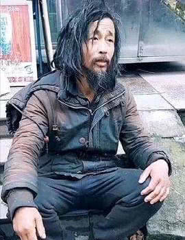 读本书捡个垃圾!咋就能成为"国学大师"?和他比你都白奋斗了