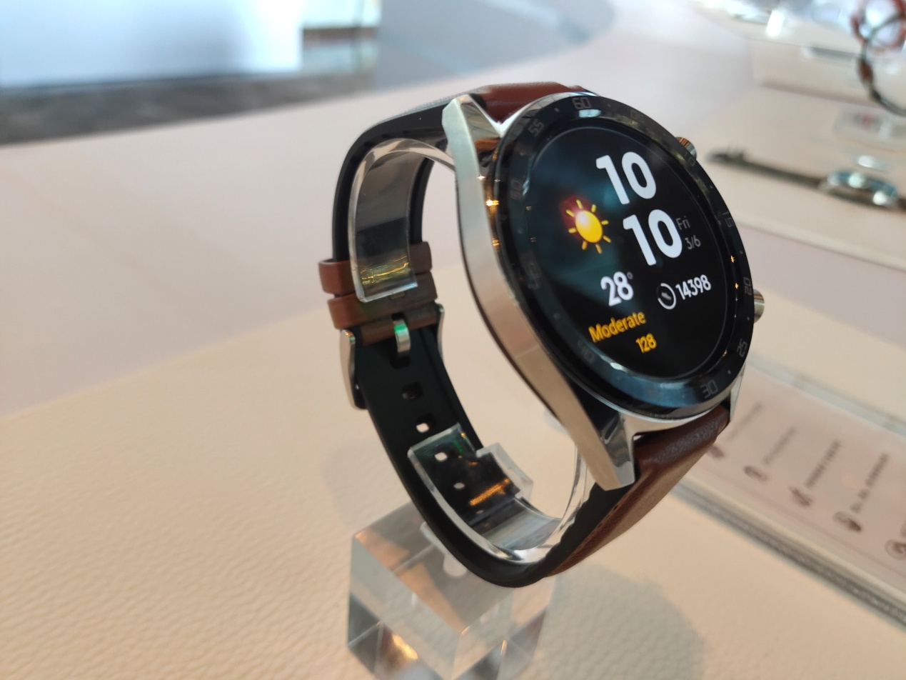 华为手环3e跑步精灵亮相西安