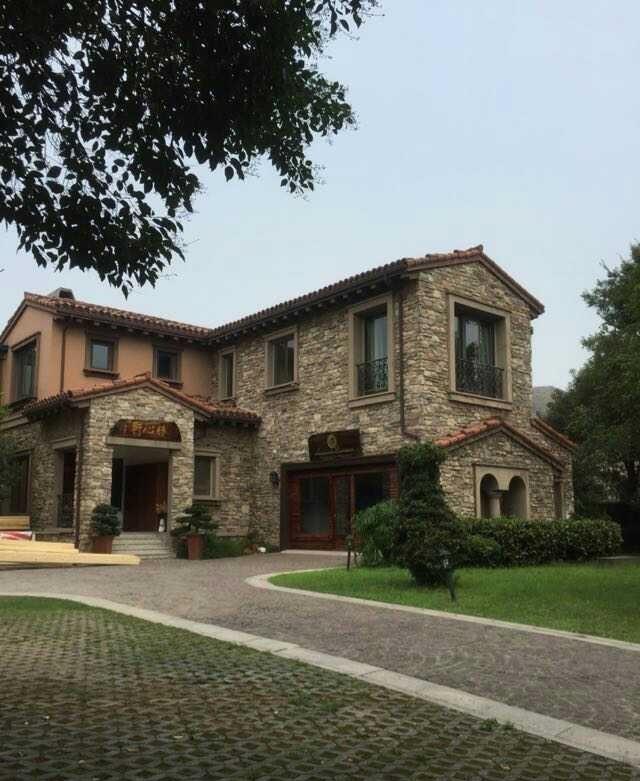 晒晒上海同学的豪华小别墅,邻居都是亿万富翁,豪气冲天啊!