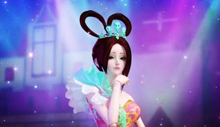 是冰公主的灵魂碎片制造的假仙子,因为这样孔雀会冰雪魔法就不奇怪了!