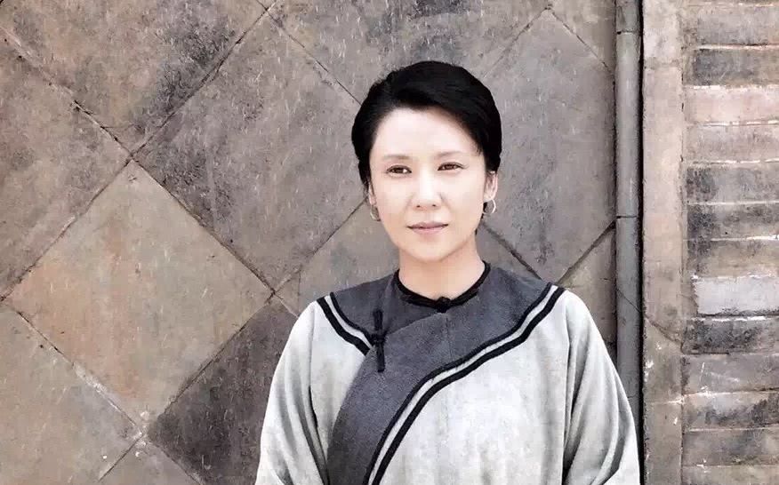 如今的郝洋也在转眼间成为了一位年过40的女演员,43岁的她颜值却几乎