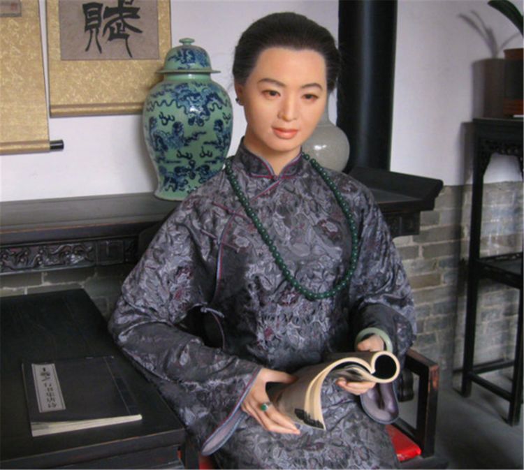 丈夫离世万贯家产她一人继承,亲戚来抢财产,她借腹生子夺回遗产