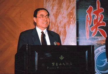 在陕西省江苏商会揭牌仪式上,宋玉庆致辞,潘连生,孙安华讲话