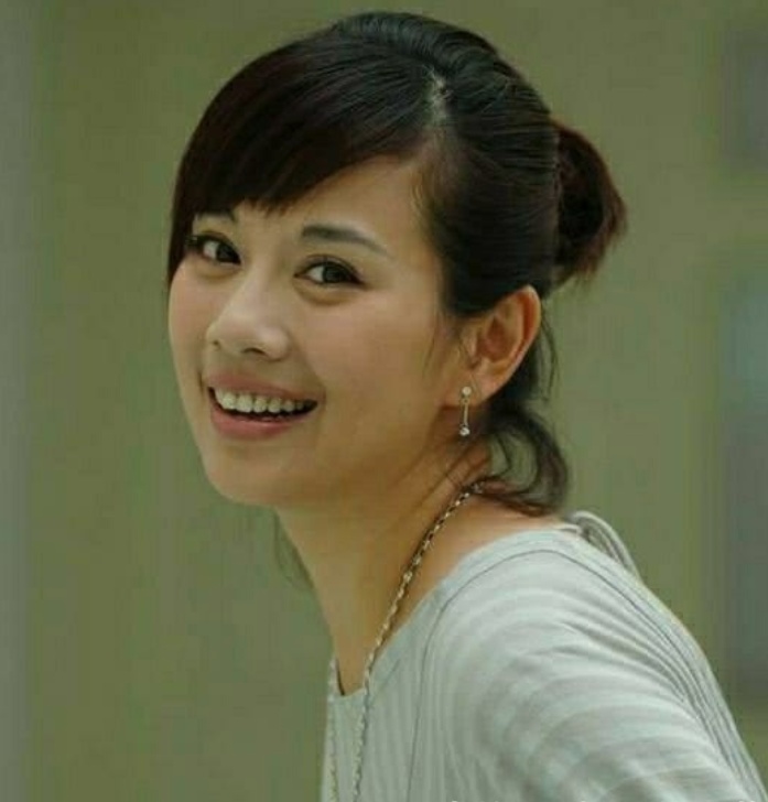 她堪称最惨,被最信任闺蜜骗走一切,嫁小8岁男星落病无法生育