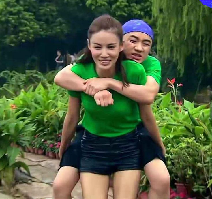 跑男同样是背女星王祖蓝吃力李晨大力士邓超绅士手