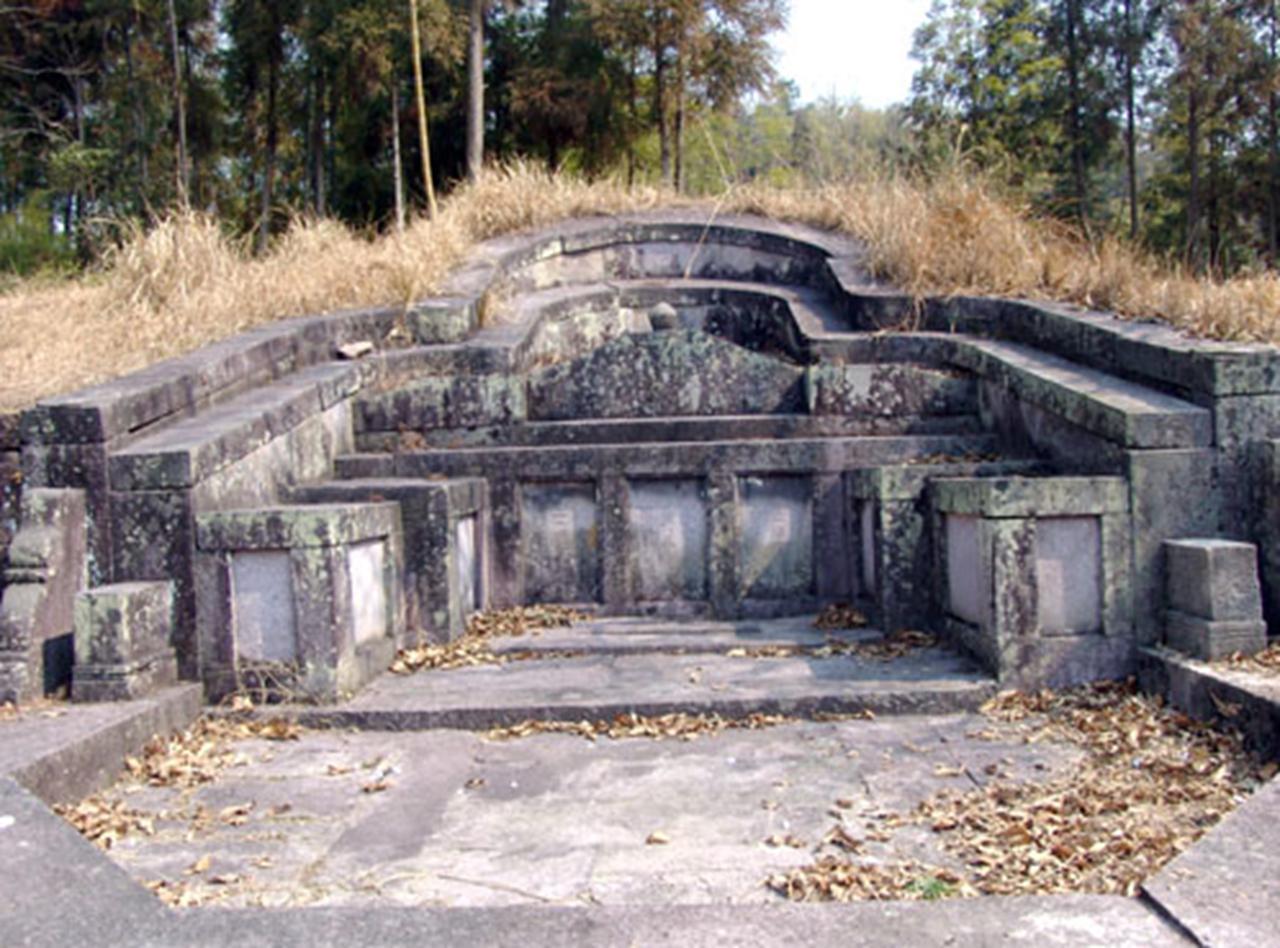 重庆发现皇帝墓专家看后痛哭流涕韩国50多人跪地磕头祖先啊