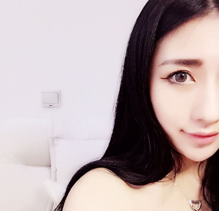 陈羽凡25岁女友何时珍小号被扒更多照片曝光嘴型酷似白百何