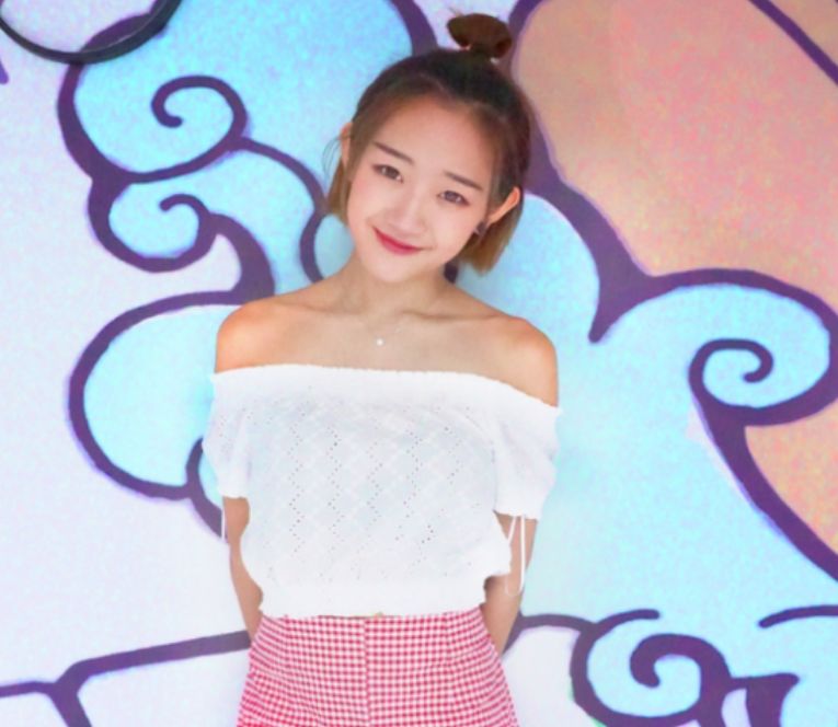 在(快乐大本营)最新的一期中,代古拉上台和孙怡同框,还给大家带来了