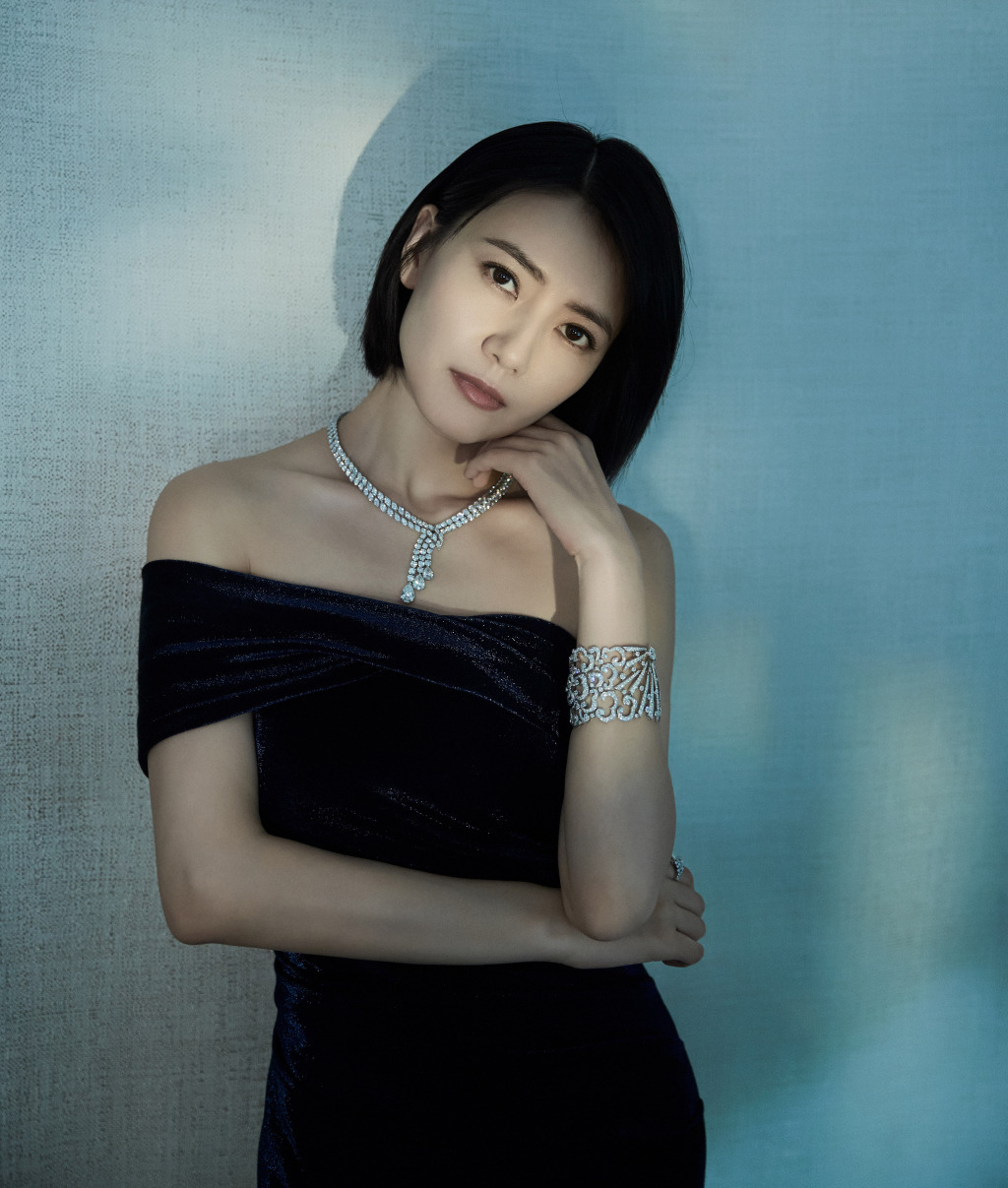 尝试短发造型,你要是不知道自己适合什么样发型,那你身形和高圆圆差不