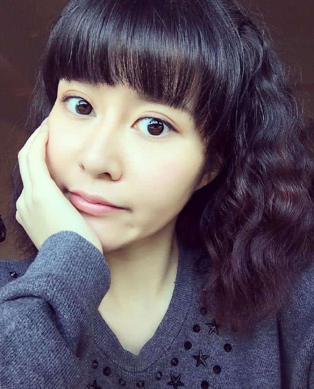 他曾24次登上春晚, 落魄时只有宋丹丹不离不弃, 如今58岁尽显沧桑