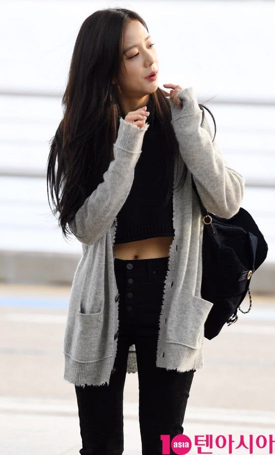 秀穿露脐装炫"腹" 她五五分的身材太抢镜|五分|身材|朴彩英_新浪新闻