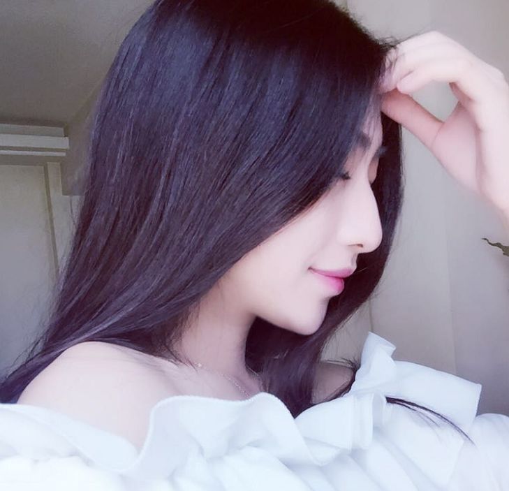 陈羽凡25岁女友何时珍小号被扒更多照片曝光嘴型酷似白百何