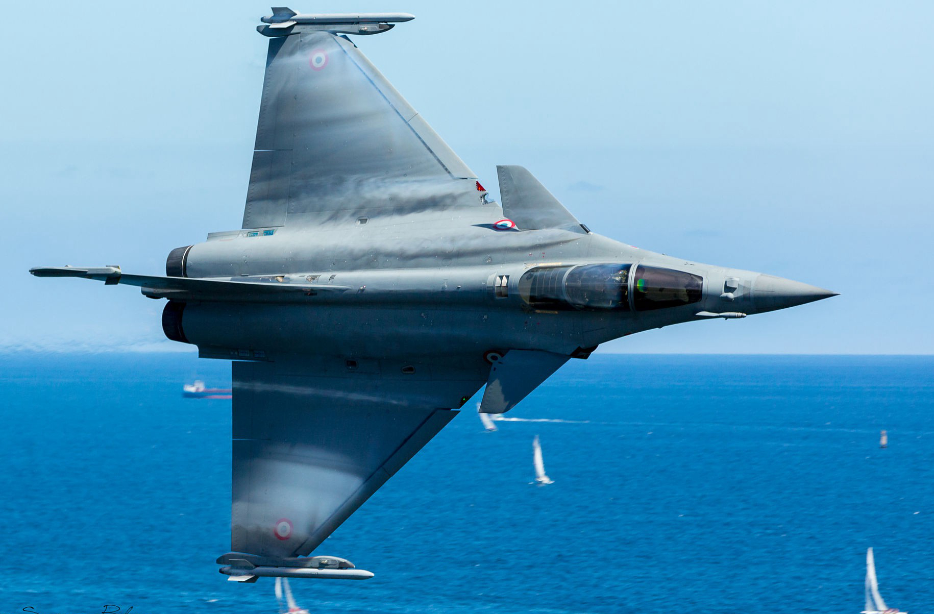 "阵风"战斗机放眼当今世界,不论是在军事力量上还是经济实力方面,中国