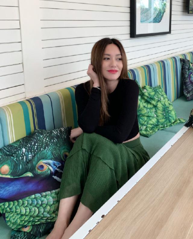 "牡丹仙子"郭妃丽近照,不为名利活出自我,46岁仍美如少女!