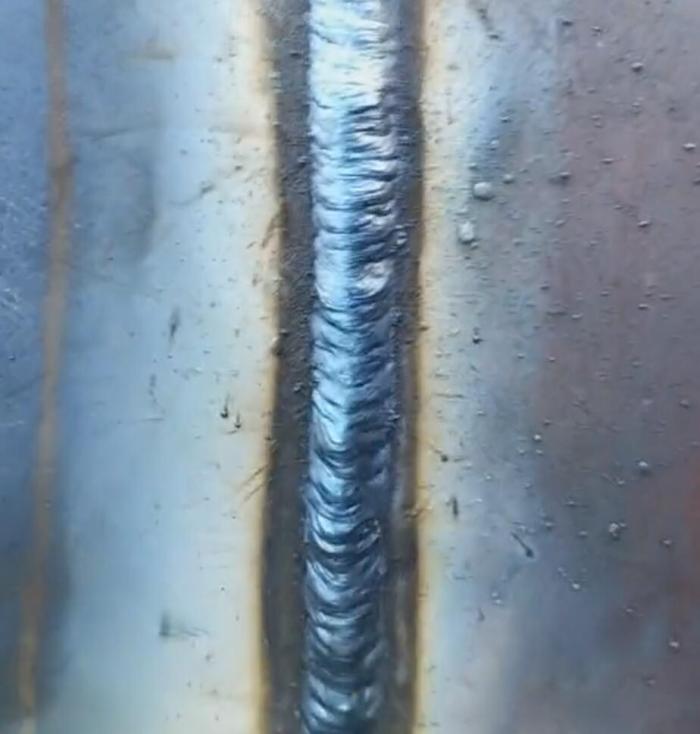 实拍: 电焊工高手焊管道! 焊的真漂亮, 这水平一天工资800真值了!