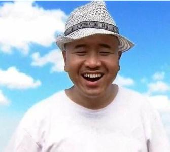 王源用"刘能"的手机壳,王小利回应让人捧腹,网友:不愧是王叔