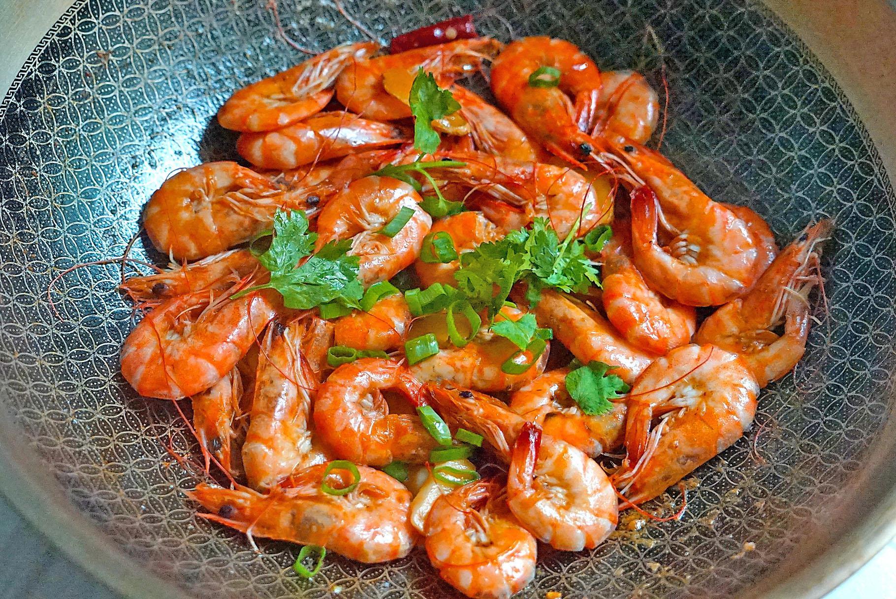 虾还在清煮换种做法下饭又美味孩子只要有它一碗米饭秒光