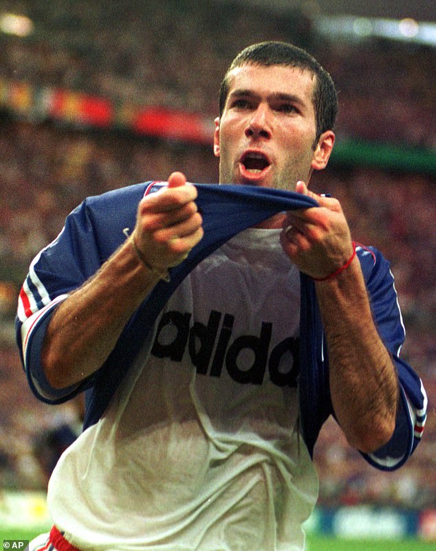 传奇聚首!齐达内领衔法国黄金1代聚餐,曾3-0横扫巴西,德尚呢?