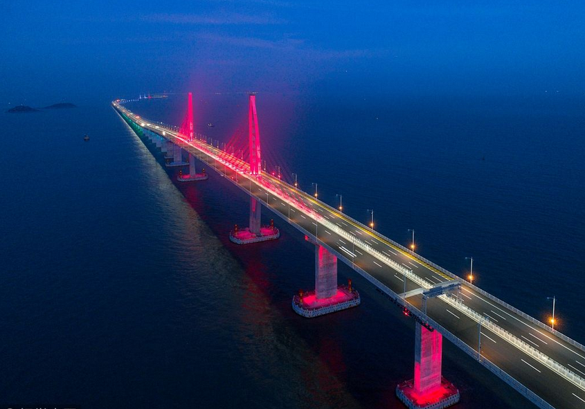 英网友:我服了,中国只用73分钟完成一壮举,我们可能要73周|港珠澳大桥