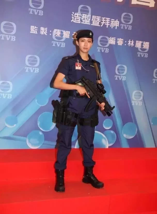 tvb新剧《机场特警》再现短头发蔡思贝