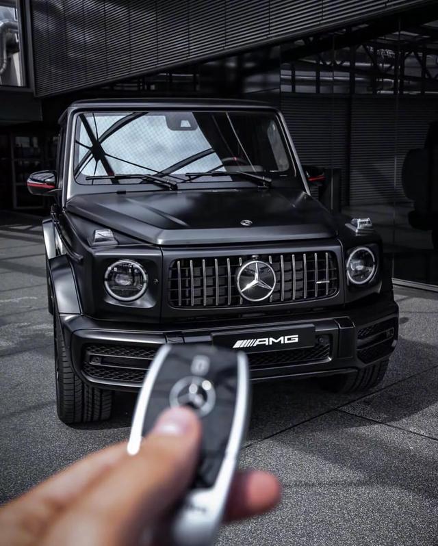 实拍|全新奔驰amg g63 磨砂黑,眼下网红小姐姐们的最爱-新浪汽车