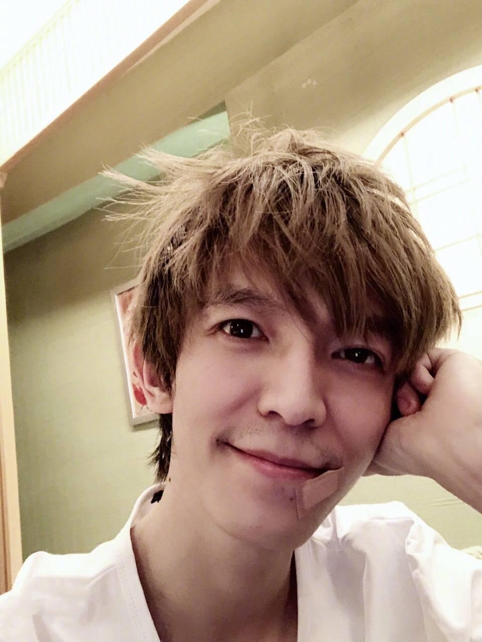 郭敬明近照曝光引争议,被指衰老脸变形?网友:没找对p图软件吧