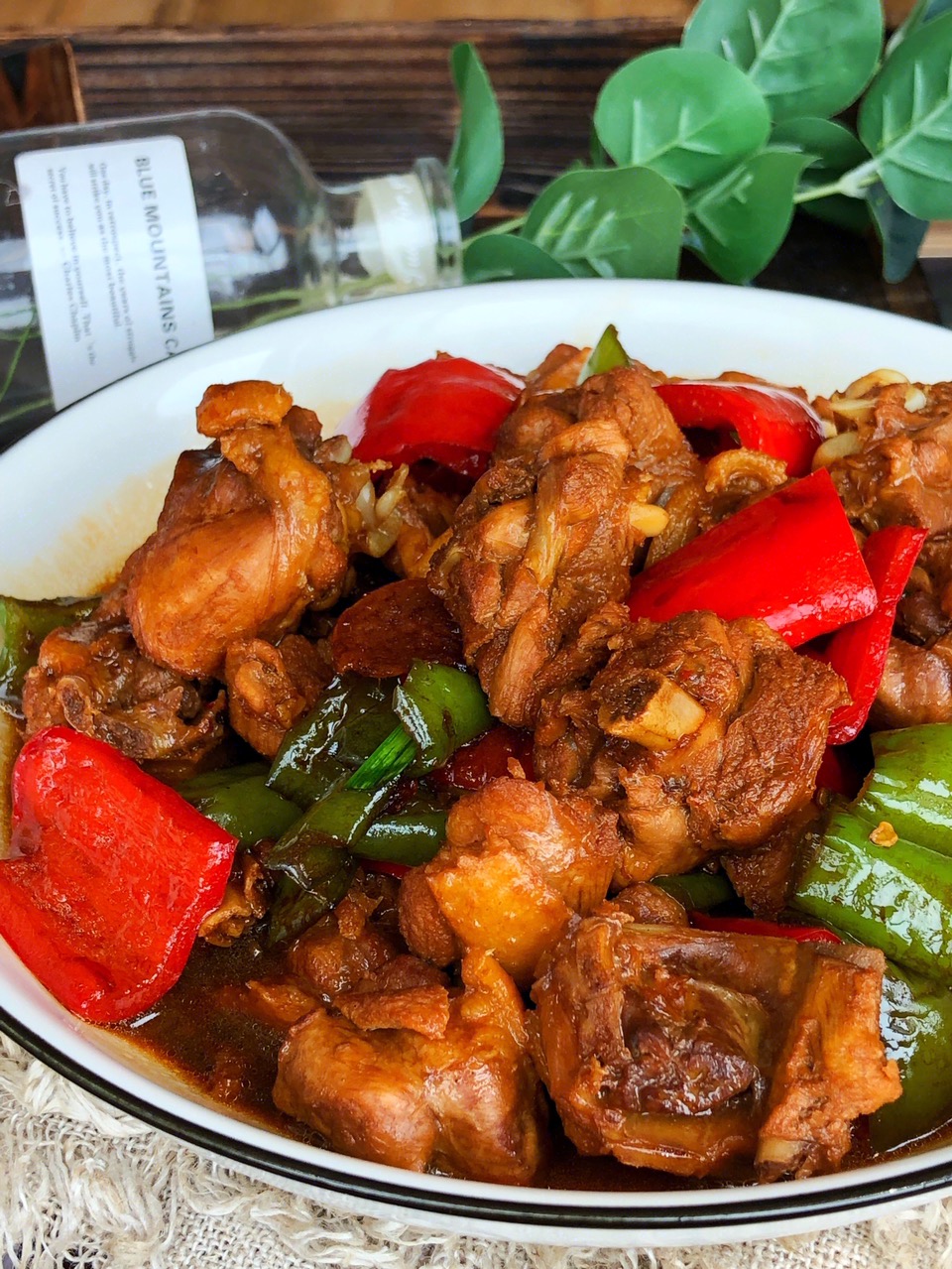 鲜美嫩滑红烧鸡麻辣入味下饭下酒都超棒一大块吃超满足