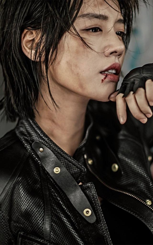 《橙红年代》开播,陈伟霆马思纯战损魅力海报公开!