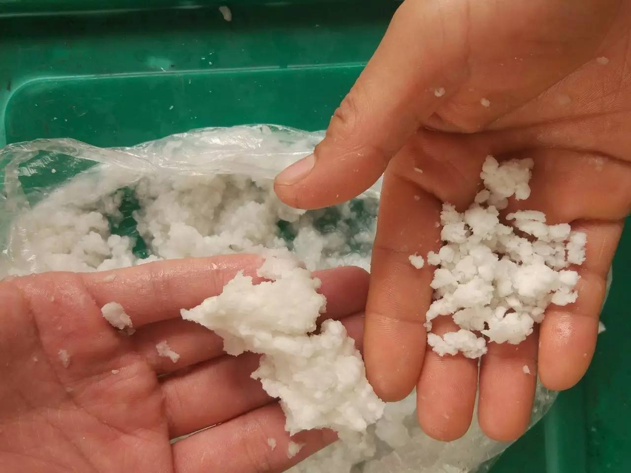 我们每天吃的是"假大米"?塑料厂员工告诉你"塑料大米"的真相