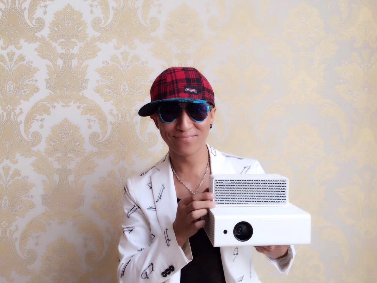 网传陈羽凡吸毒被抓,经纪公司发声明,陈羽凡发文疑澄清