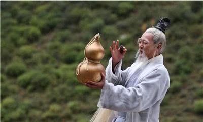 鸿钧老祖失去一件法宝他遗憾终身便跑去宇宙外修炼了