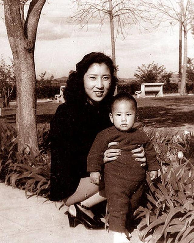 张灵甫孙子演张灵甫神形兼备,难怪他遗孀王玉龄反对李幼斌演丈夫|张灵甫|王玉龄|李幼斌_新浪新闻