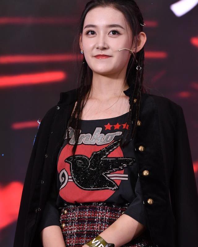 娱乐圈中10位姓蒋的女明星,漂亮有气质,蒋勤勤是最漂亮的!