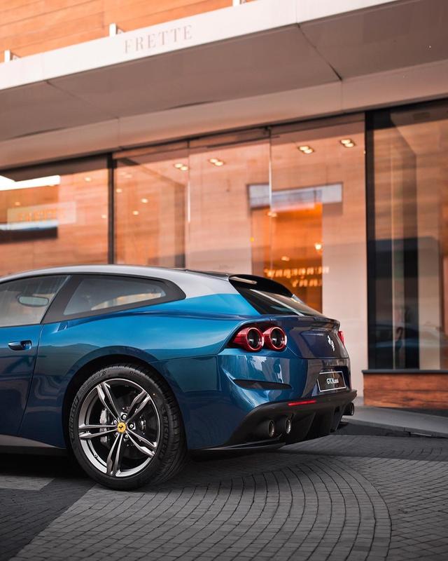 全新法拉利gtc4lusso拥有四轮转向系统的四座法拉利