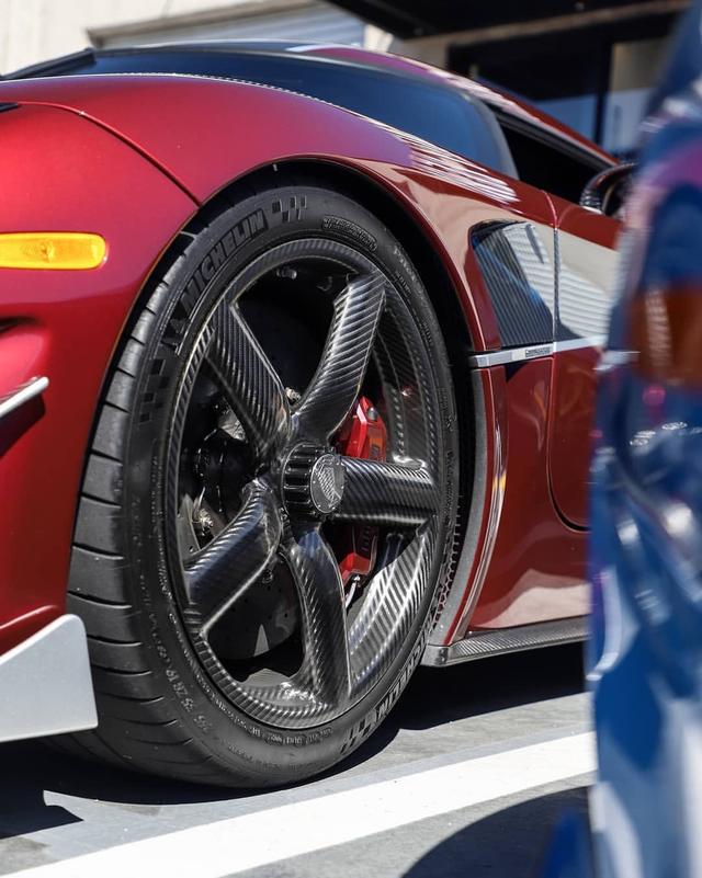 柯尼塞格agera碳纤维轮毂太帅