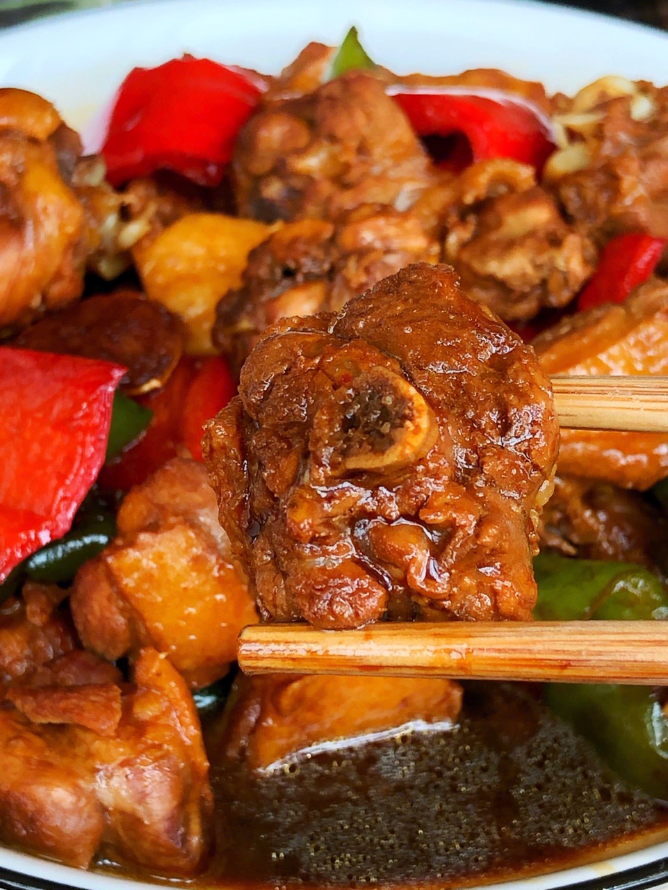 鲜美嫩滑红烧鸡麻辣入味下饭下酒都超棒一大块吃超满足