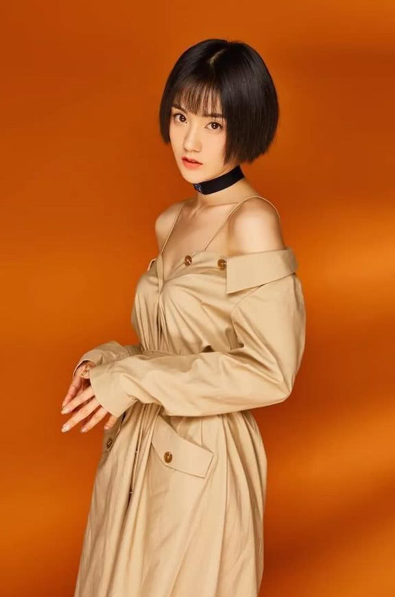 《黄金瞳》中的她实在不简单!自爆与邢昭林恋情,为此控诉网红!