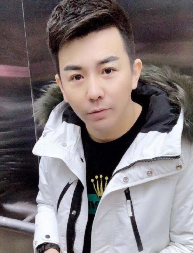 舞帝利哥高度赞誉小白龙周星表现爆料小白龙有众多固定资产