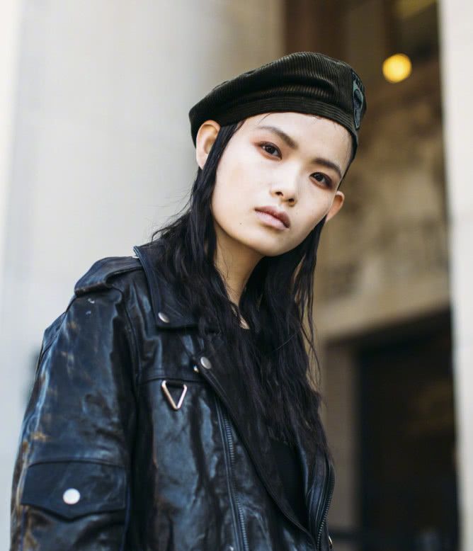 16岁解朝宇"鲶鱼脸"一年内成国际超模,未来时尚界最佳女主角