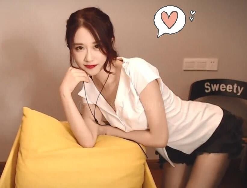 轩子巨2兔颜值很高但穿什么都觉得违和除了这身女王装