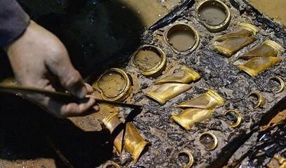 古代皇帝赏赐的"黄金万两",到底有多重