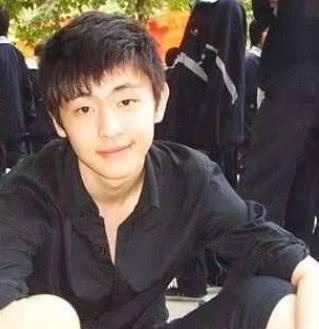 明星学生时代的照片,景甜人如其名,邓伦很呆萌