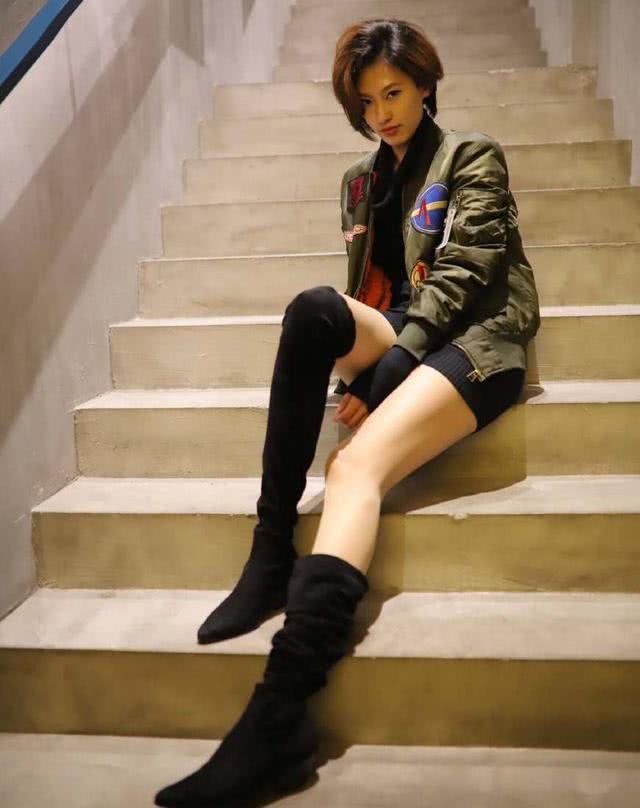 她是女排朱慧菁,身材不输模特,颜值不输惠若琪,退役后生活开心