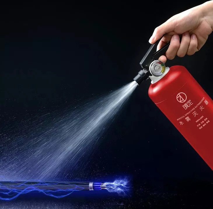 灭火器效能大评测水基灭火器和干粉灭火器哪个更适合车载和家用