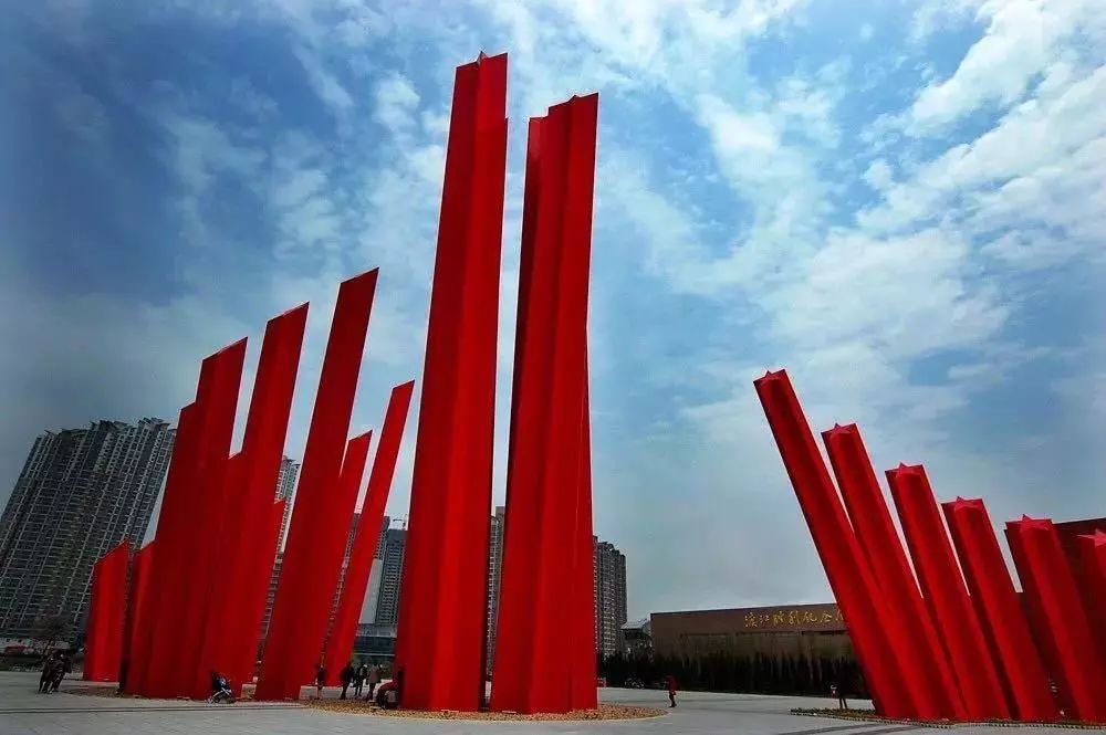 由主馆区,渡江胜利广场,渡江胜利纪念碑等部分组成