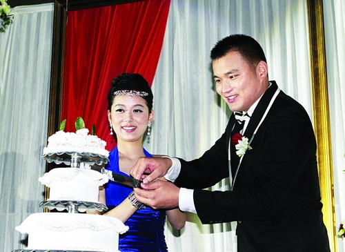 老婆是美丽空姐!申花老门将宣布离队,他是北京奥运会主力守门员