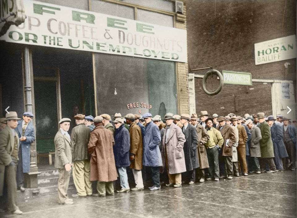 罕见老照片:美国大萧条时期彩照,老百姓排着长队领取救济粮