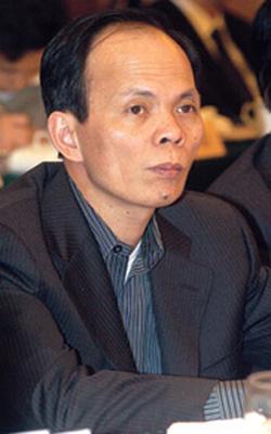 农民子弟出身,后创业巨亏200亿,今坐拥80家公司堪称隐形富豪