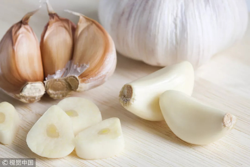 大蒜起鸡皮疙瘩还能吃吗(大蒜起鸡皮疙瘩还能吃吗视频)
